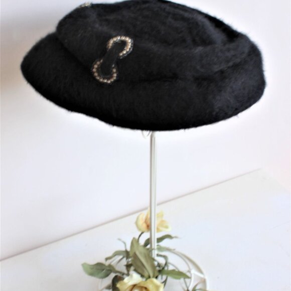 Vintage 1940s Hat, Black Plate Hat with Faux Pearls, Millinery - Picture 10 of 10